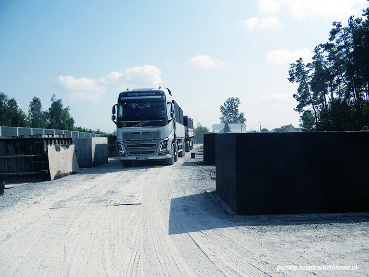 Transport szamb betonowych  w Łańcucie